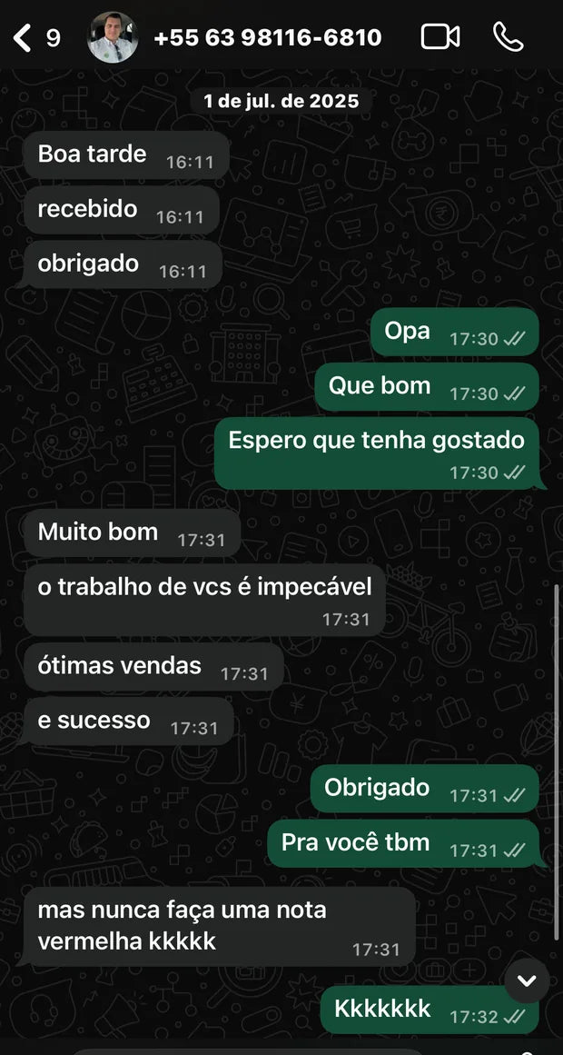 Conversa no WhatsApp em que o cliente elogia o trabalho da loja.