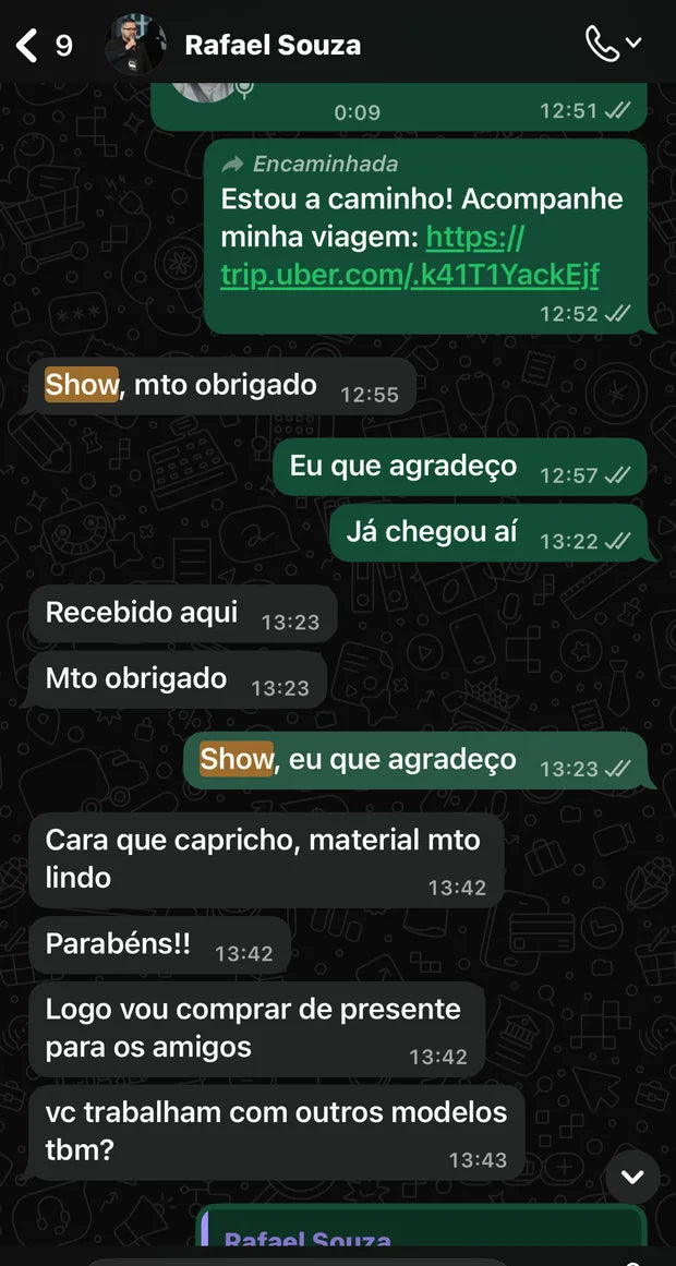 Conversa no WhatsApp elogiando o acabamento do material.
